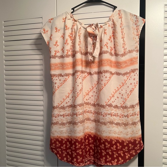 LC Lauren Conrad. Size Large Blouse. - Picture 3 of 3